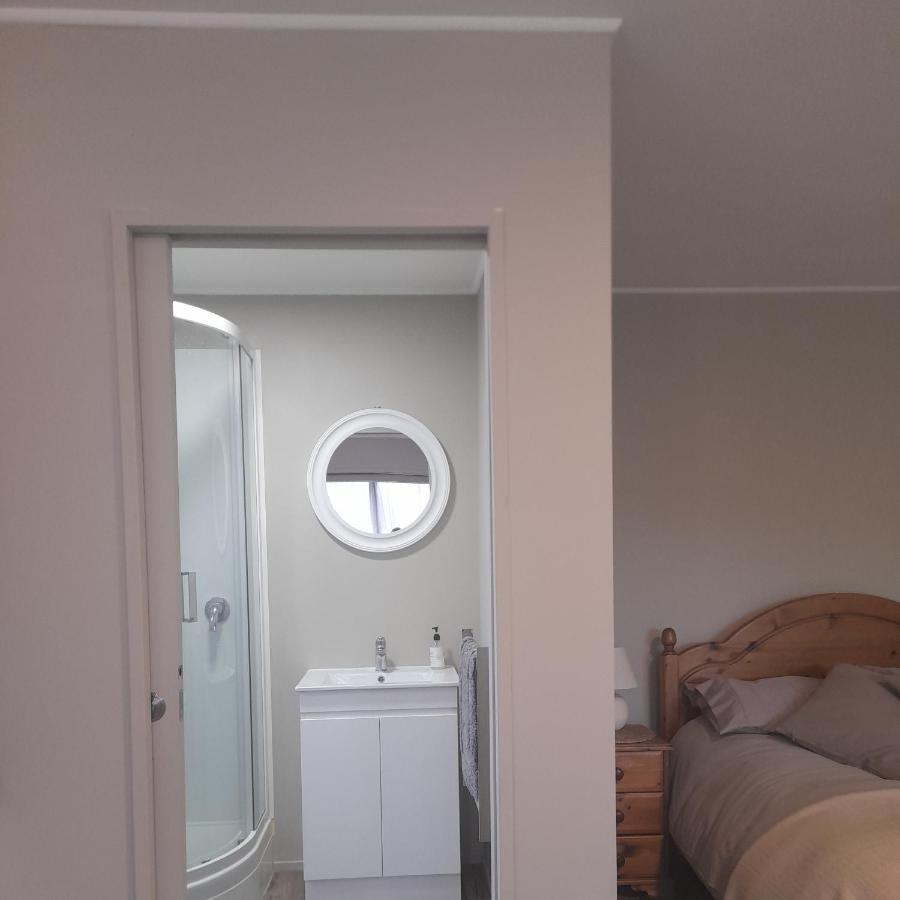 One Bedroom Country Cottage Motueka Esterno foto